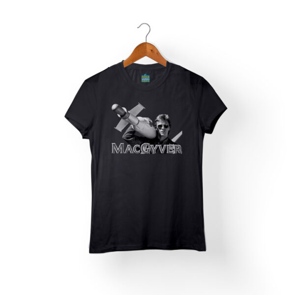 camiseta macgyver negra mujer